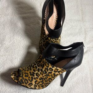 Shoe Dazzle Brown and Black Ankle Booties with Leopard Print